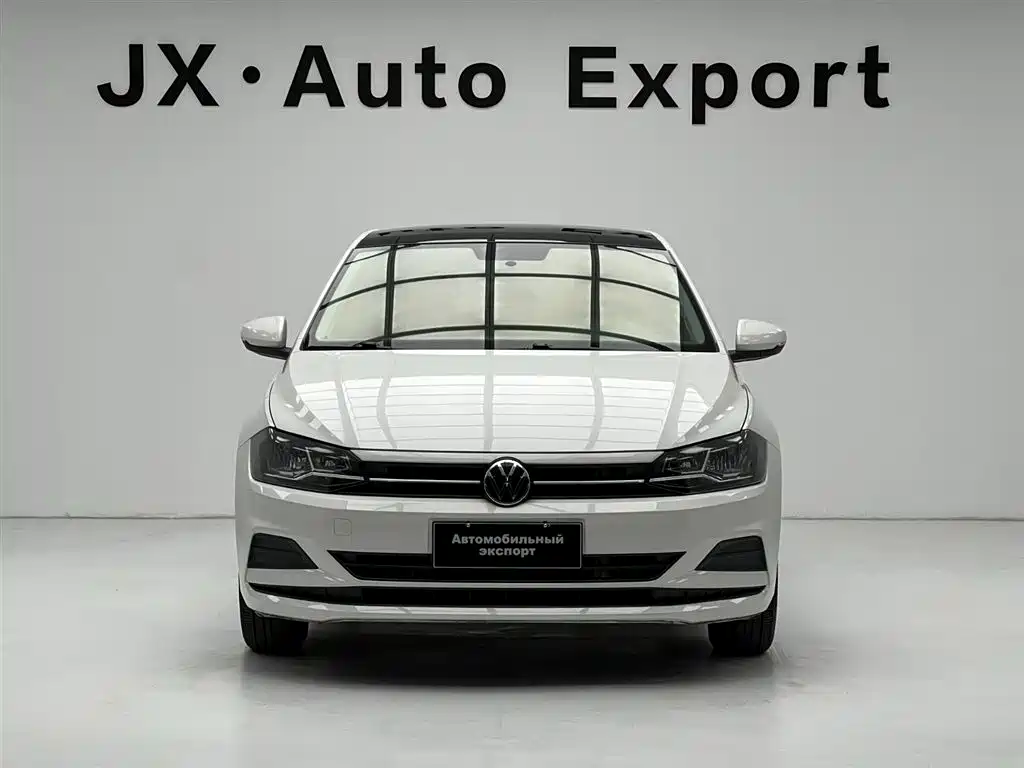 Volkswagen Polo 2021 Plus 1.5L Automatic Panorama Enjoyment Edition фото 2