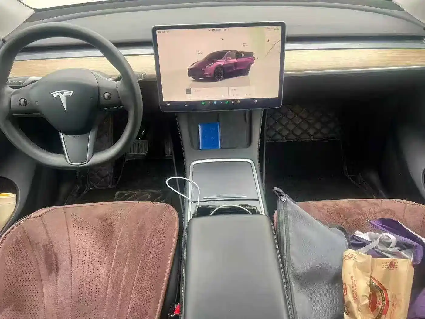 TESLA MODEL Y