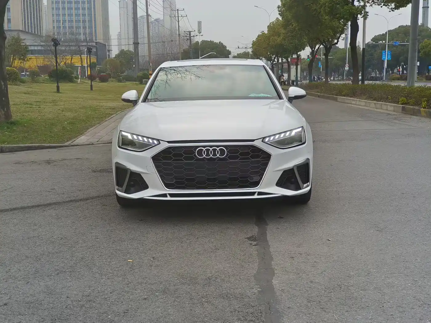 Audi A4L 2022 40 TFSI Luxury Dynamic фото 2