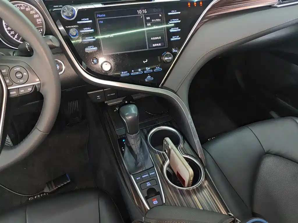 Toyota Camry 2018 2.5G Luxury Edition фото 14