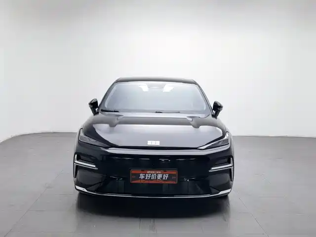 Geely Galaxy Galaxy Xingyao 8 2025 130km EM-i Premium Edition — фото 3