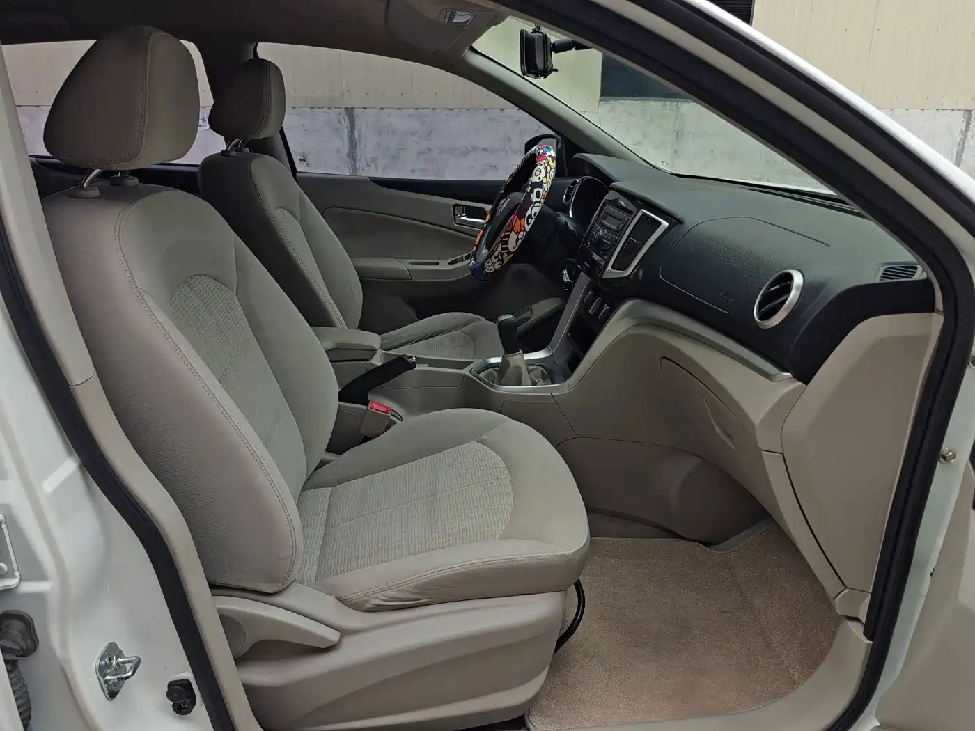 Venucia T70 2015 2015 1.6L Manual Ruixing Edition