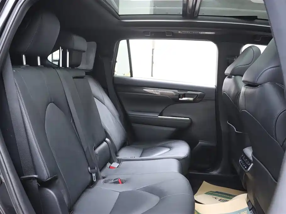 Toyota Crown Kluger 2021 2.5L HEV AWD Flagship Edition фото 18
