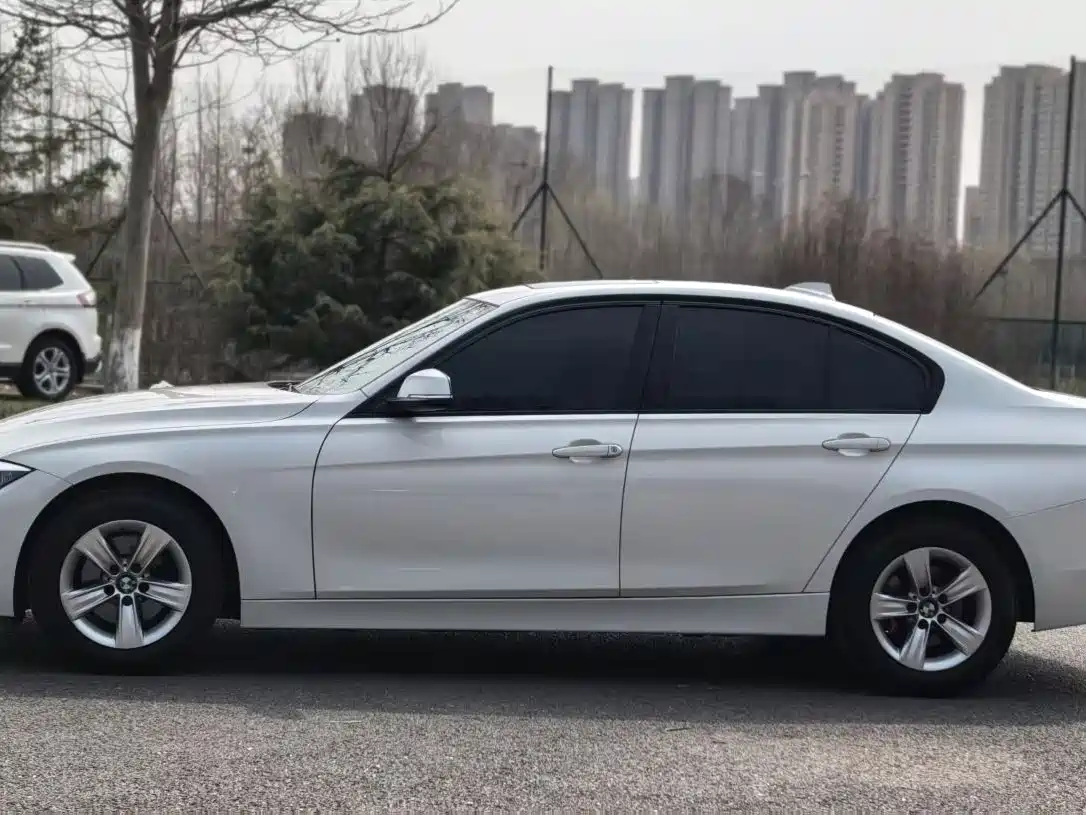 BMW 3 Series 2014 320i Fashion фото 3