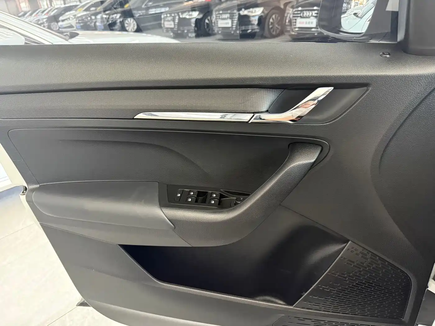 Škoda Kamiq 2023 1.5L Auto Comfort Edition фото 17