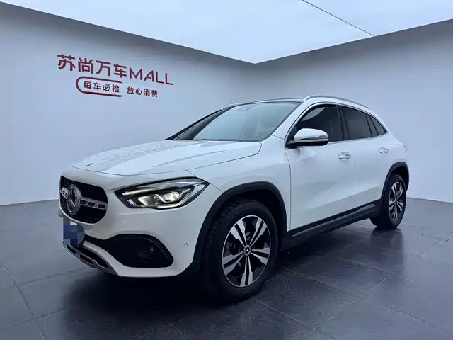 MERCEDES-BENZ GLA