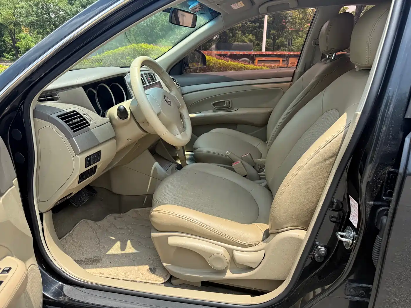 Photo 7 - Nissan Sylphy