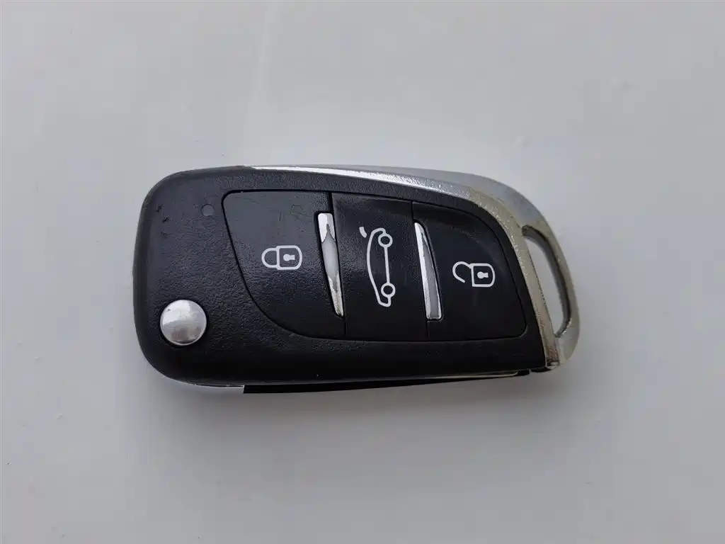 Toyota RAV4 Rongfang 2010 2.0L Automatic Luxury Upgrade Edition фото 19