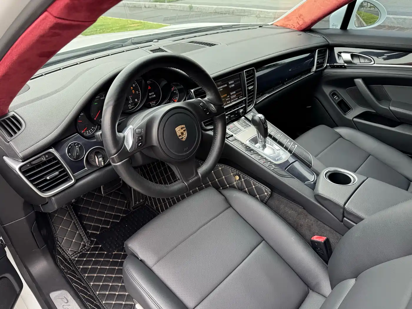 Porsche Panamera 2013 Panamera Platinum Edition 3.6L фото 3