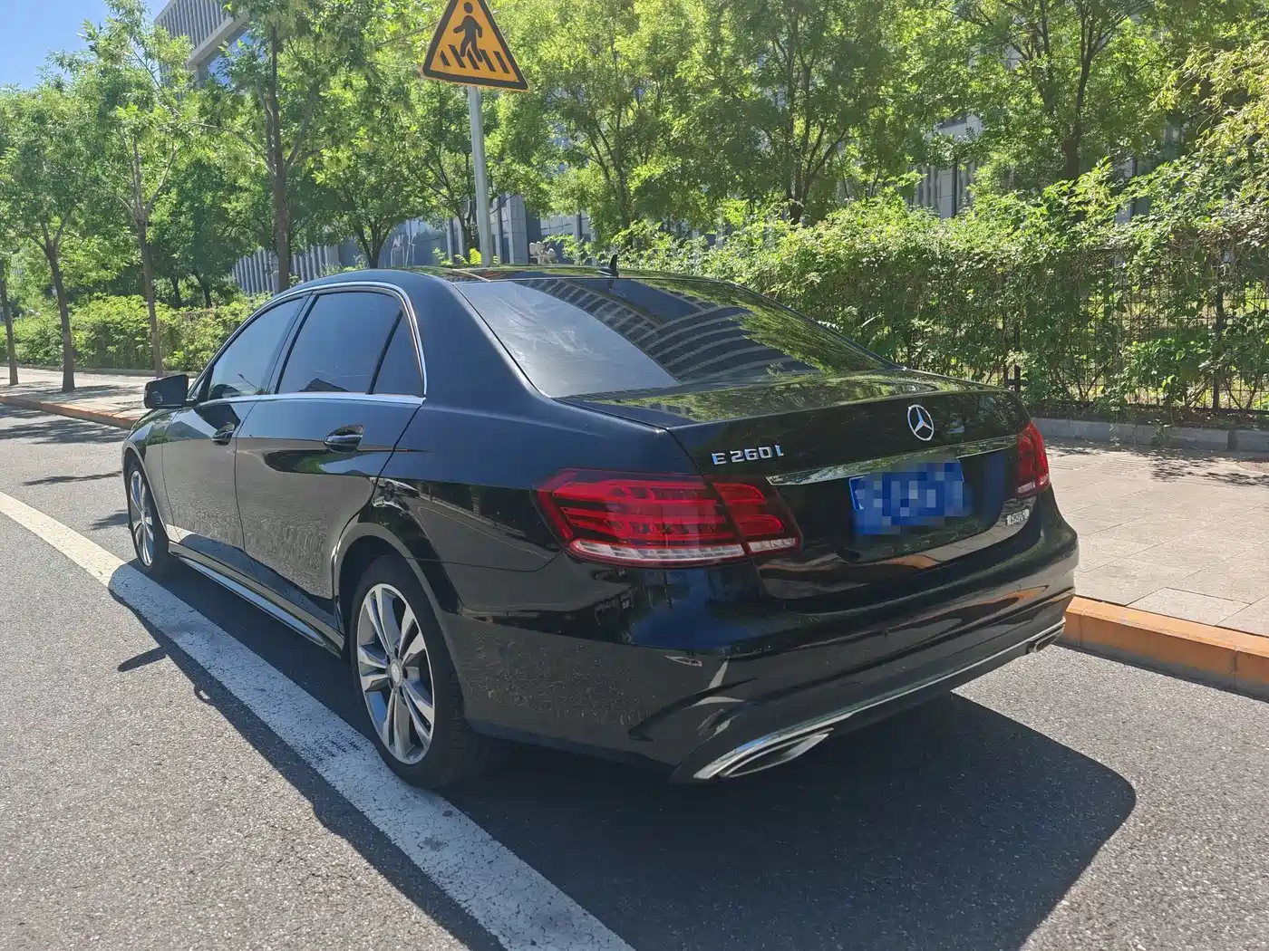 Mercedes-Benz E-Class 2015 Facelift E 260 L Sport фото 6