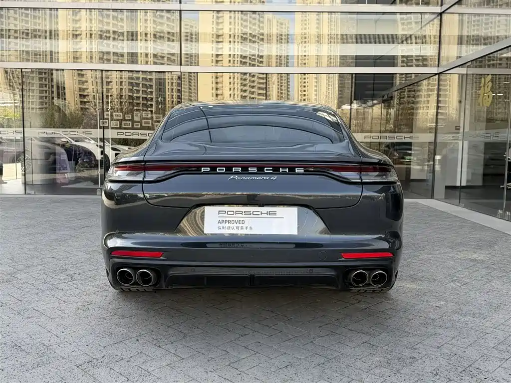 PORSCHE PANAMERA