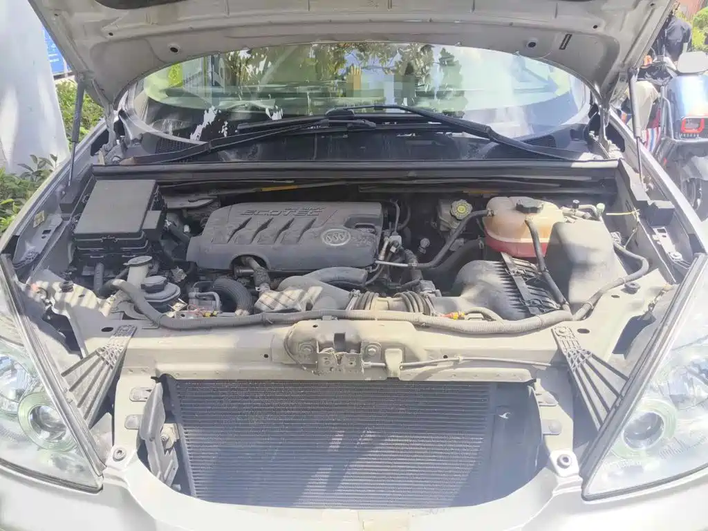 Photo 3 - Buick GL8