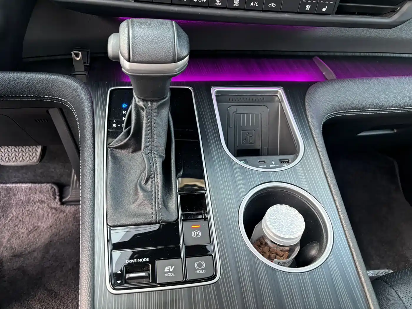 Toyota Sienna 2023 2.5L Hybrid Premium Edition фото 22