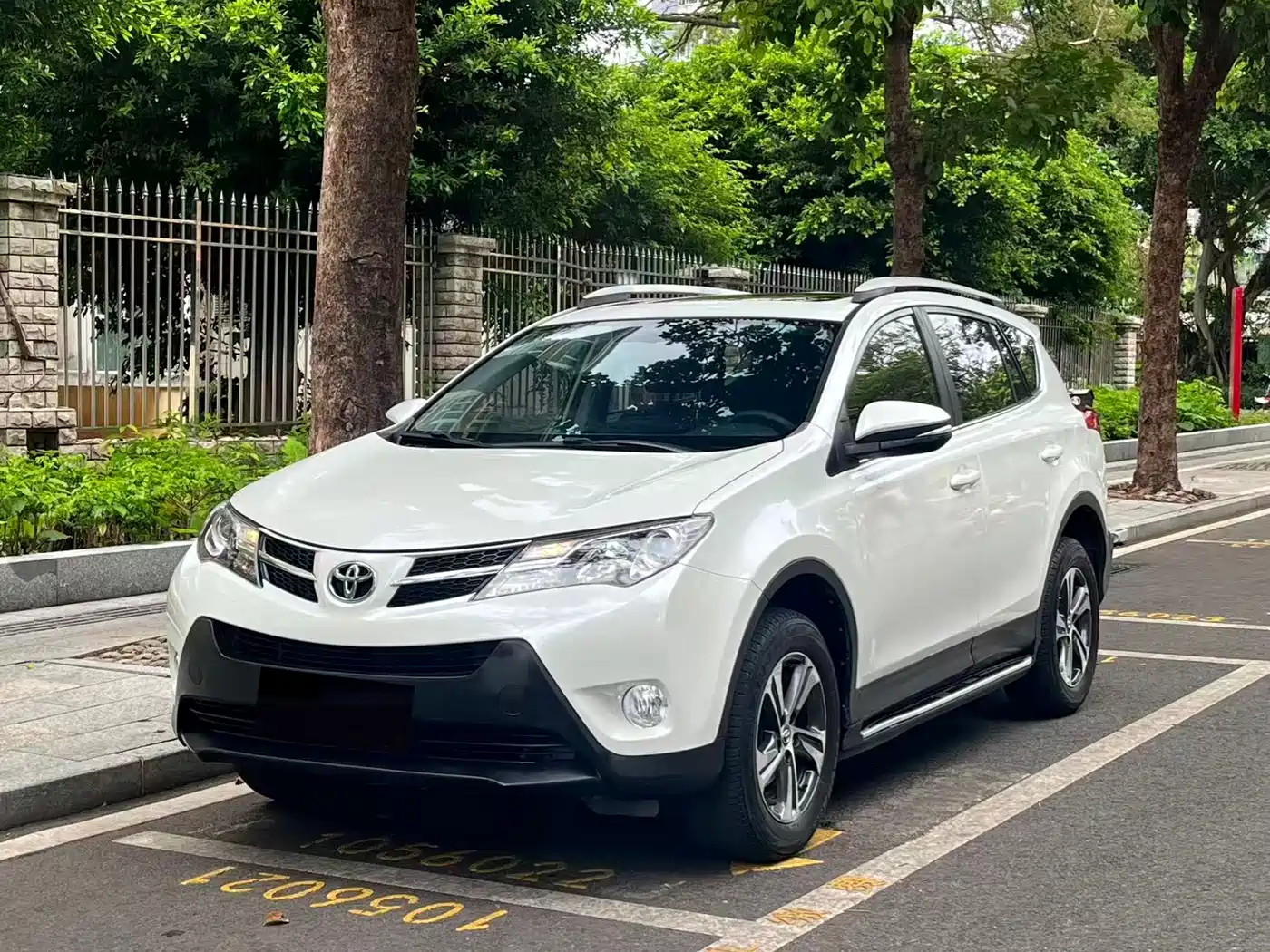 Toyota RAV4 Rongfang 2016 2.0L CVT 2WD Trend (China V)