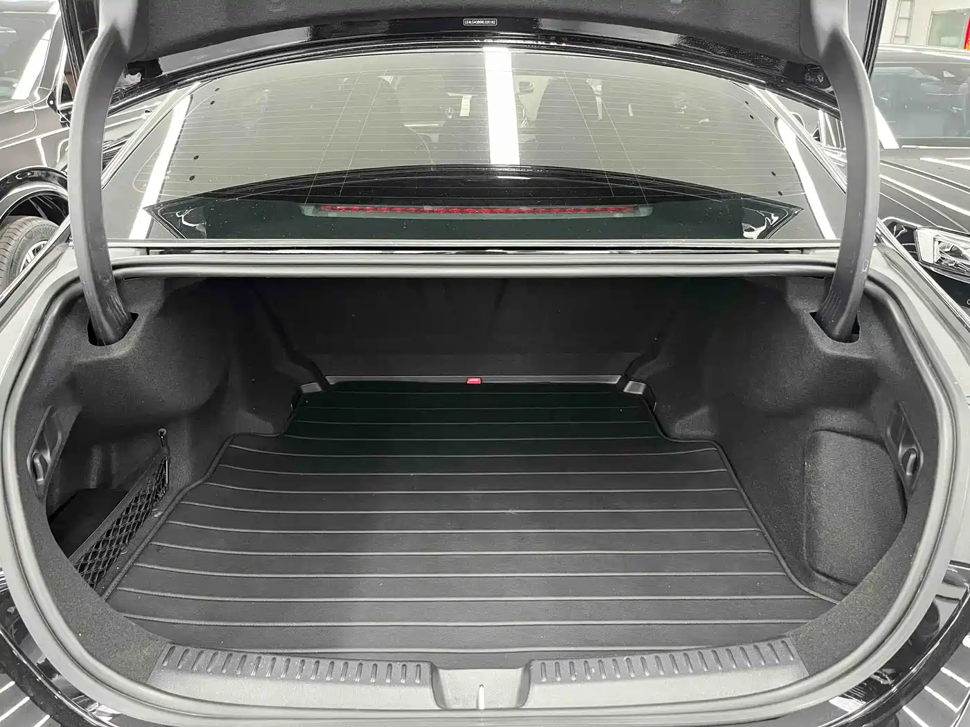 Mercedes-Benz E-Class 2024 E 300 L Fashion фото 22