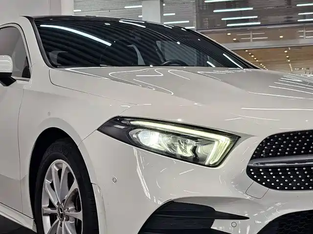 Mercedes-Benz A-Class 2020 Facelift A 200 L Sport Sedan Dynamic — фото 4