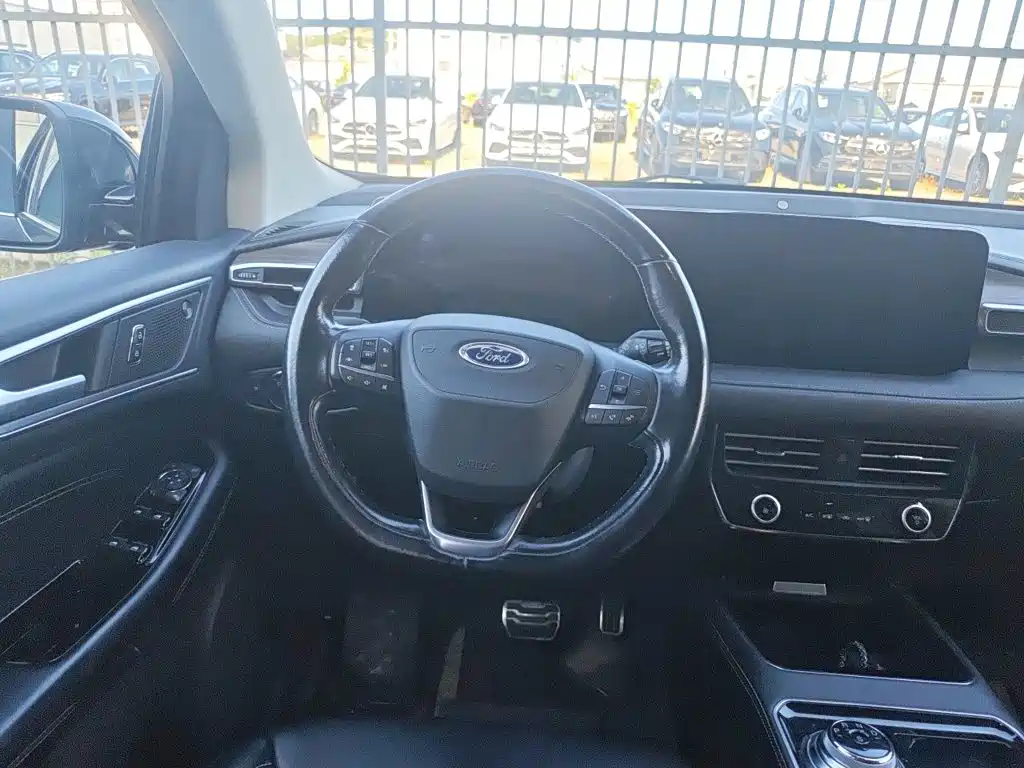 Фото 3 - Ford Edge