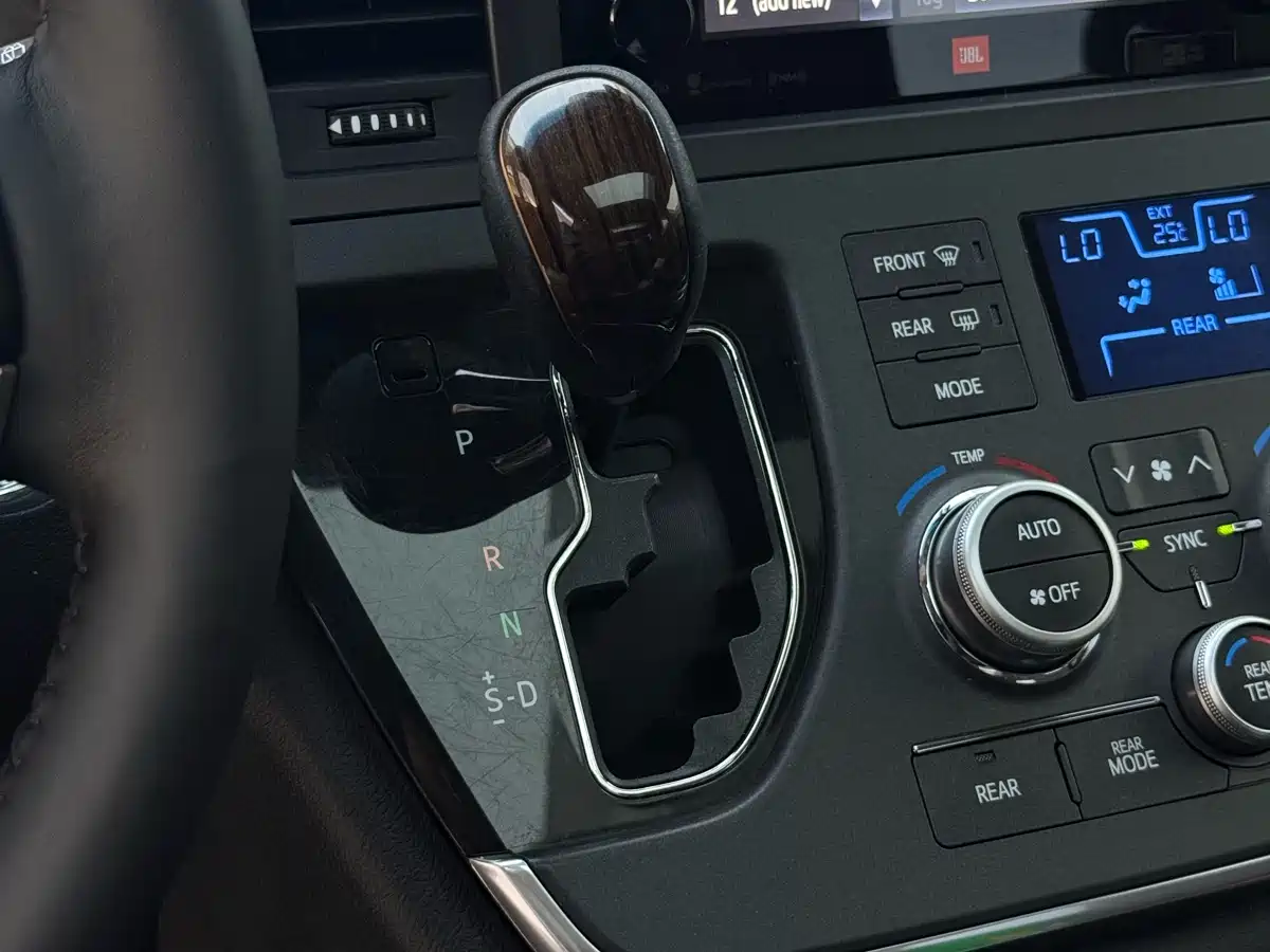 Toyota Sienna 2017 2015 3.5L 4WD L