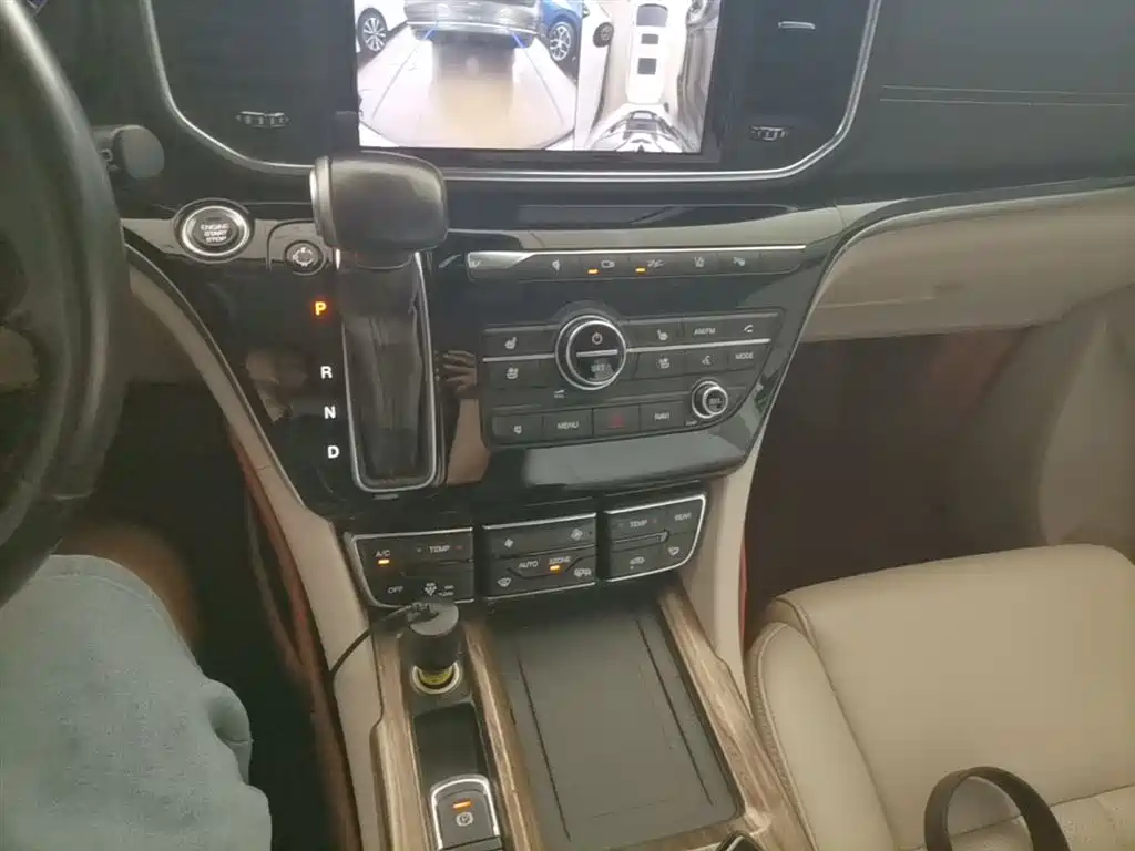 GAC Trumpchi Trumpchi M8 2018 320T Flagship Edition фото 14