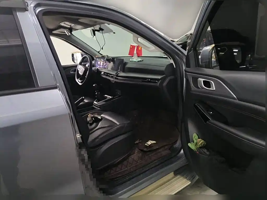 Photo 12 - Changan Land Explorer