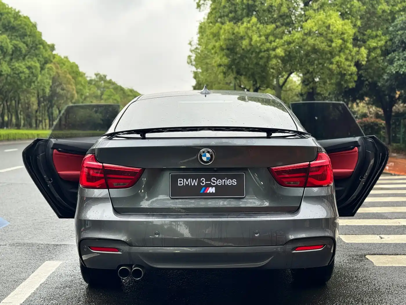 BMW 3 Series GT 2019 320i M Sport Model фото 8