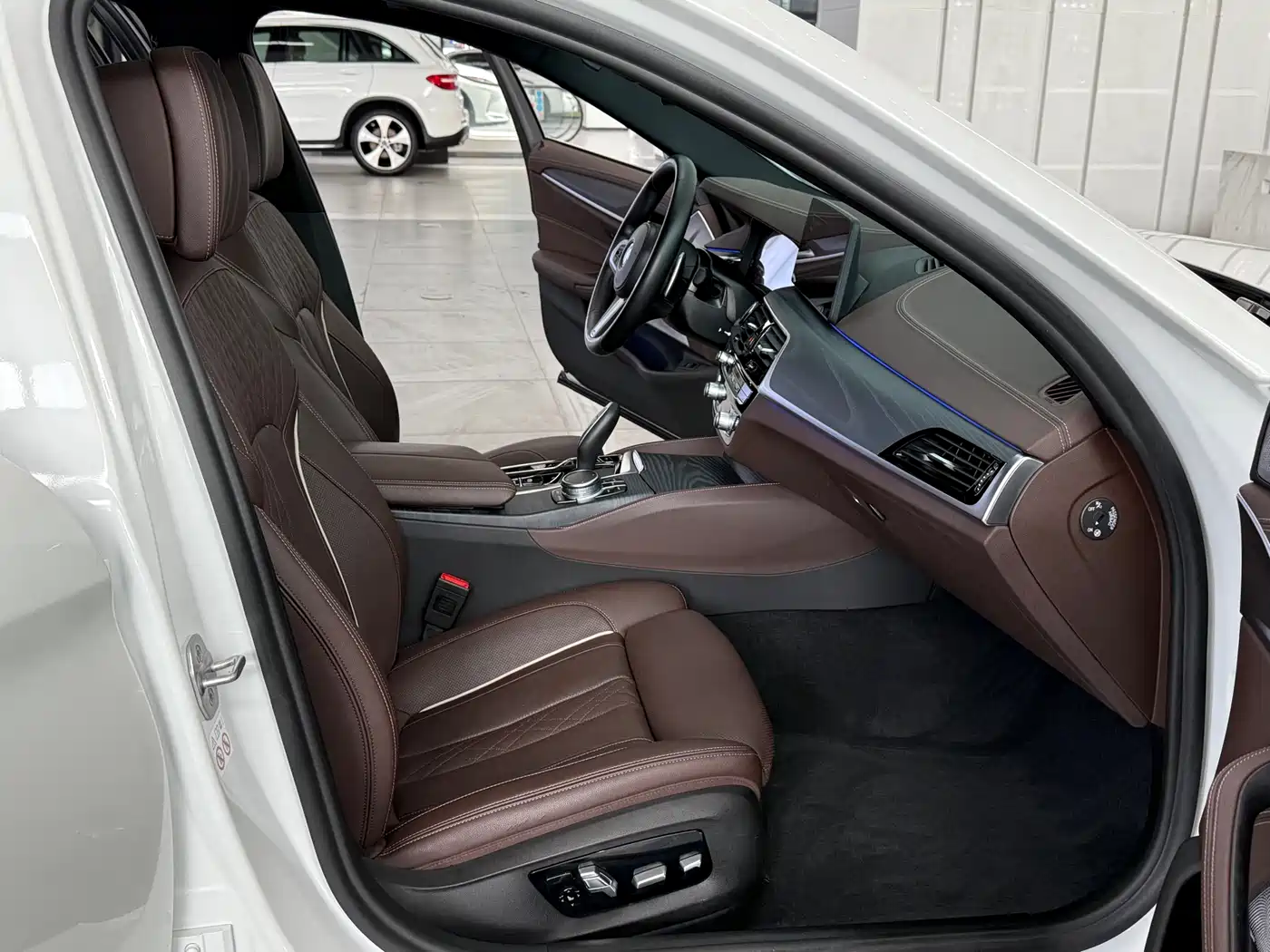 BMW 5 Series 2021 530Li Premium M Sport Package фото 11