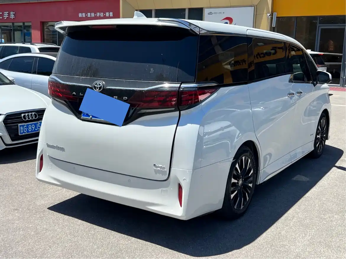 Toyota Alphard 2024 Hybrid 2.5L Ultimate Enjoyment Edition фото 16