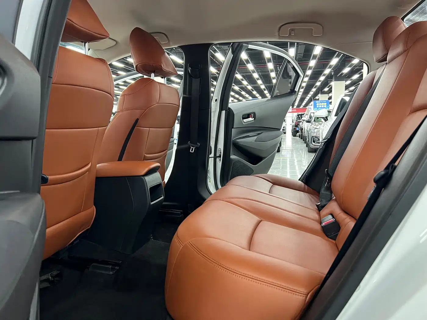 Toyota Corolla 2019 1.2T S-CVT GL Pioneer Edition фото 9