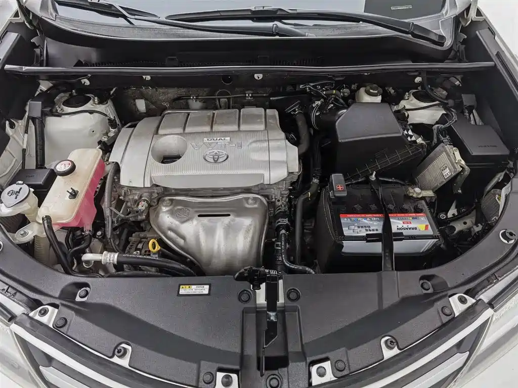 Toyota RAV4 Rongfang 2015 2.5L Automatic 4WD Elite Edition фото 6