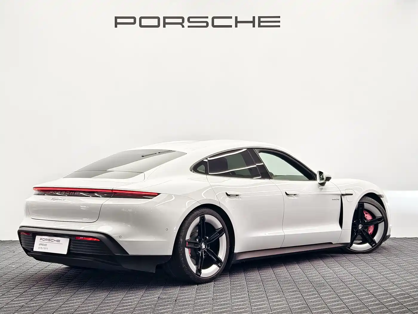 Porsche Taycan 2025