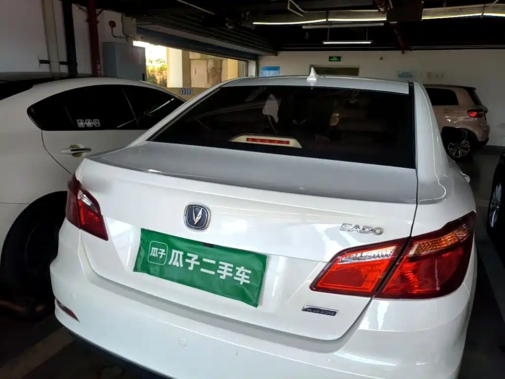 Фото 6 - Changan Eado