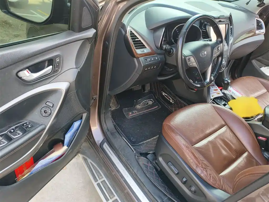 Hyundai Grand Santa Fe 2013 3.0L 7-Seat AWD Brown Interior Flagship фото 14