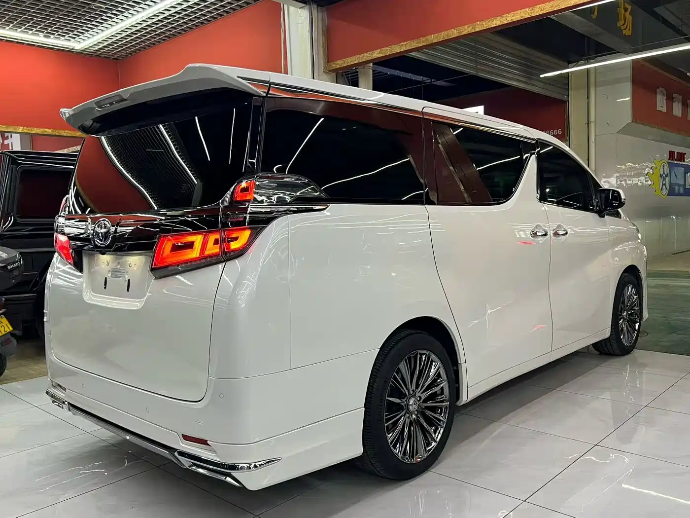 Toyota Vellfire 2021 Crown Hybrid 2.5L HV Supreme Edition фото 9