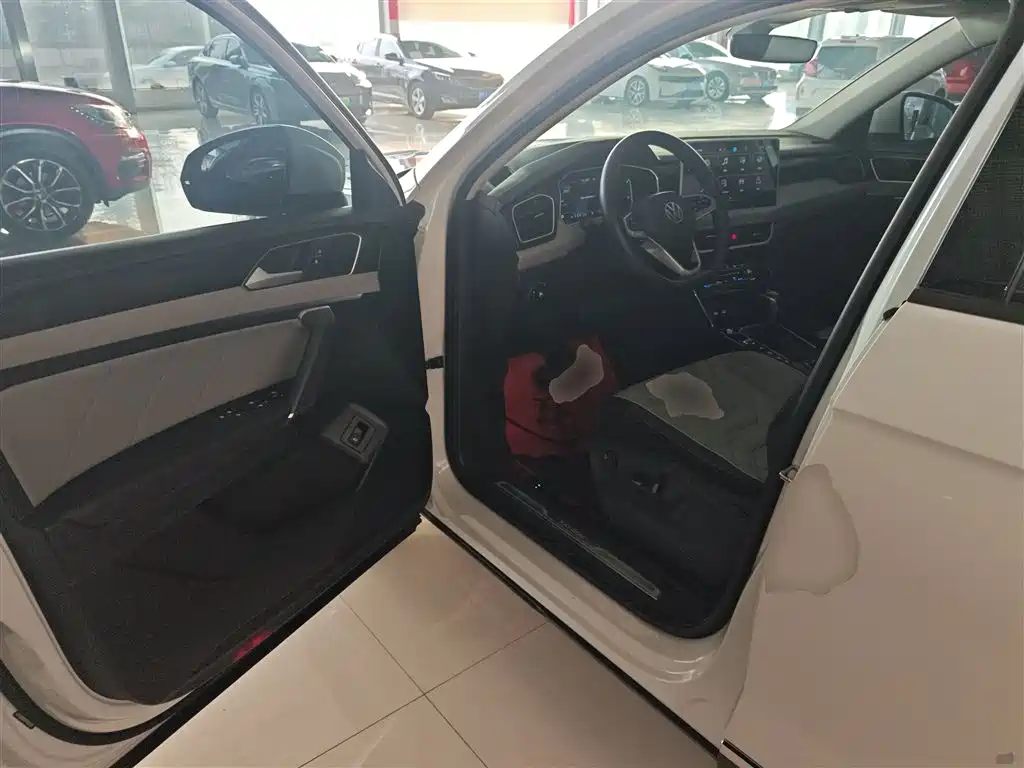 Volkswagen Tayron 2023 300TSI 2WD Luxury Plus Advanced Edition фото 12