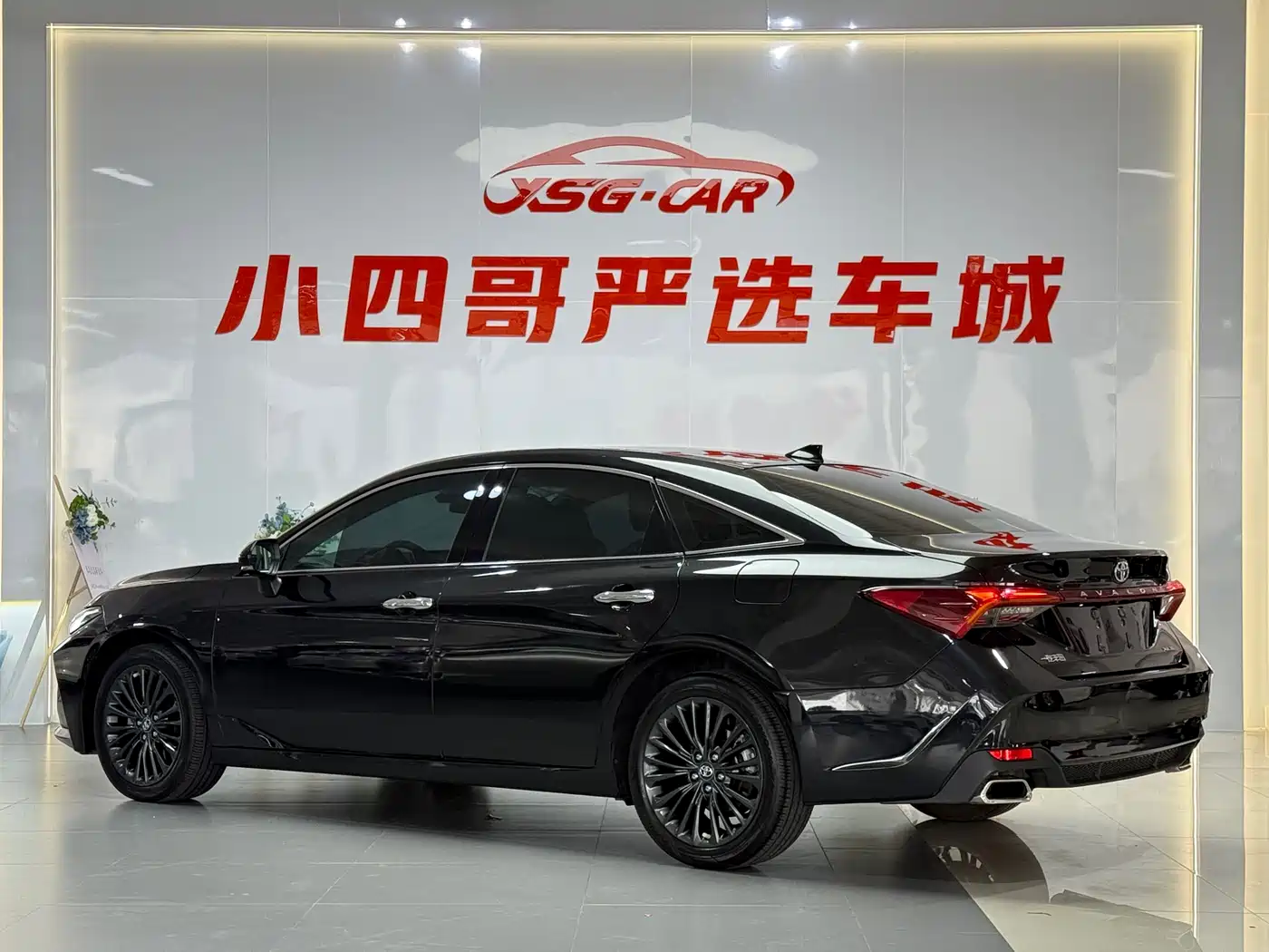 Toyota Avalon 2023 2.0L XLE Premium Edition фото 4