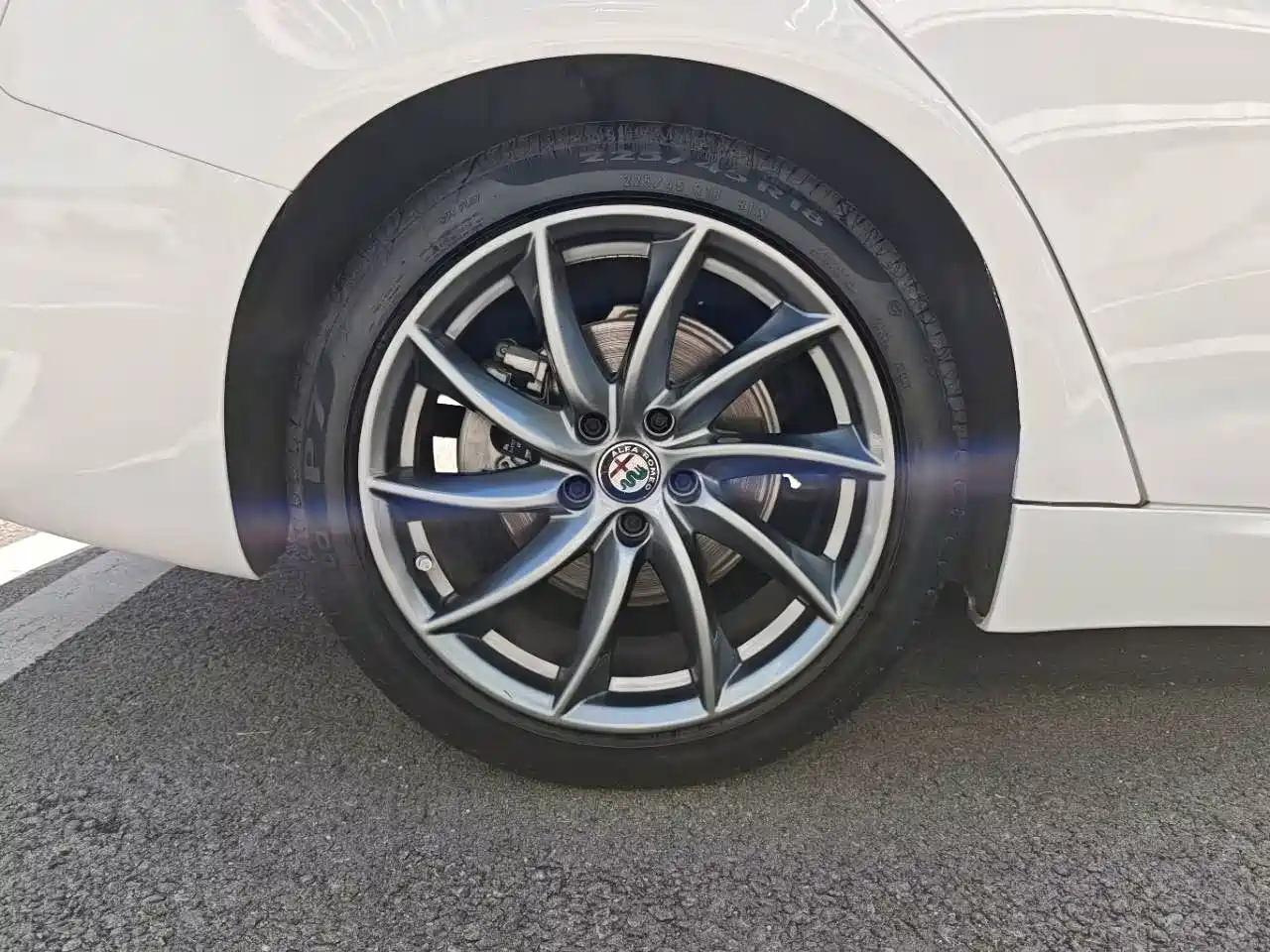 Alfa Romeo Giulia 2017 2017 2.0T 200HP Luxury Edition