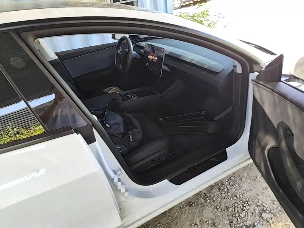 Tesla Model 3 2026 2025 Model Year Facelift Rear-Wheel Drive