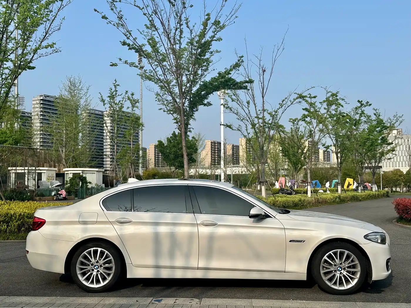 BMW 5 Series 2017 525Li Luxury Design Package фото 7