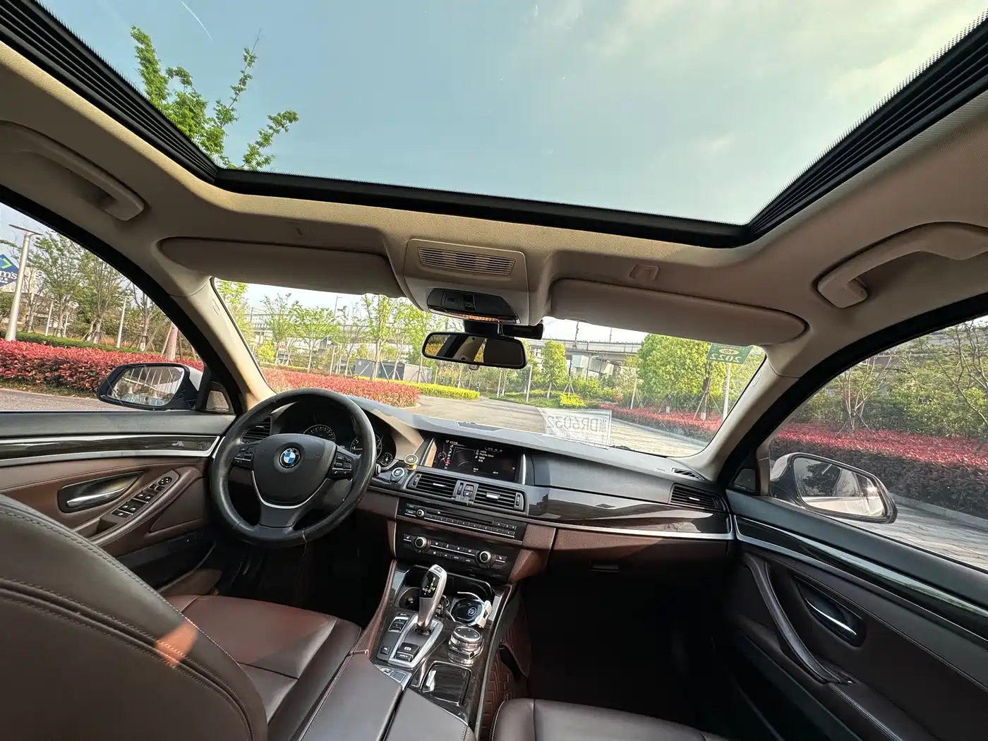 BMW 5 Series 2017 525Li Luxury Design Package фото 12