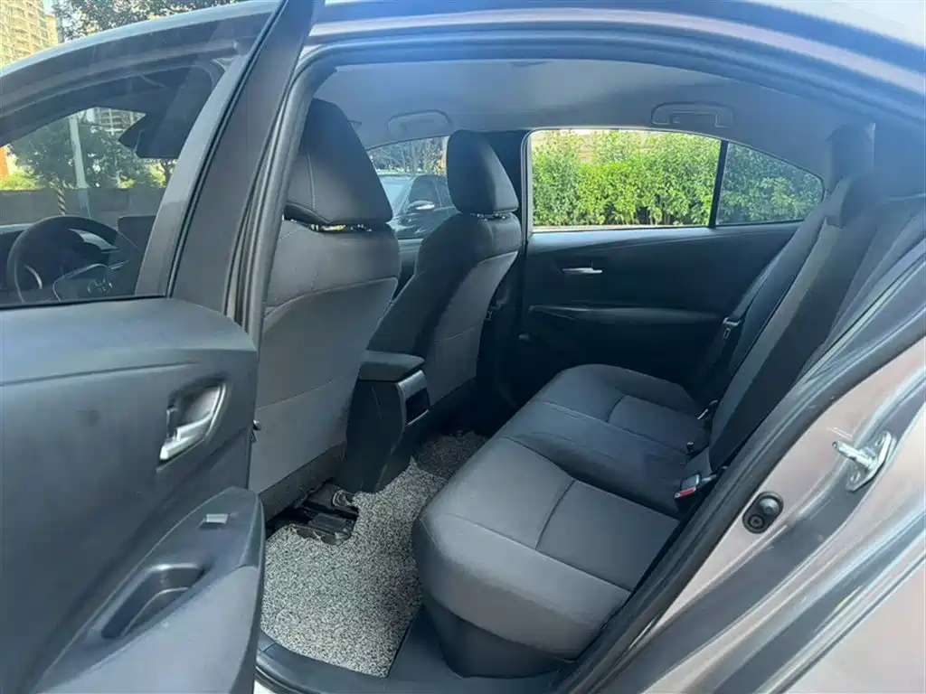 Toyota Corolla 2021 Hybrid 1.8L E-CVT Pioneer Edition фото 14