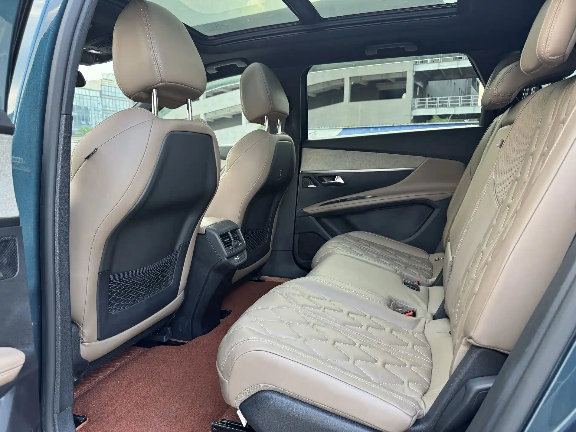 Photo 12 - Peugeot 5008