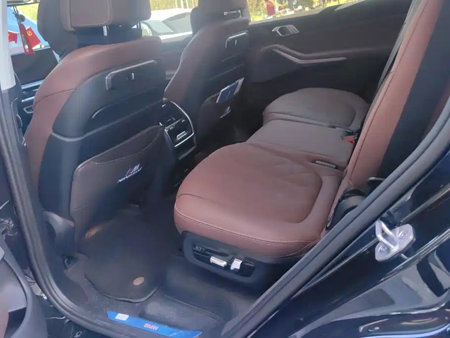 BMW X7 2024 2023 xDrive40i Leading Luxury Package