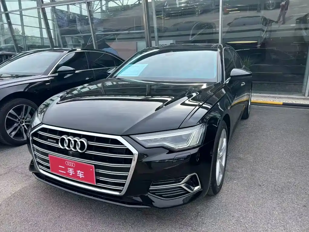 Фото 1 - Audi A6L