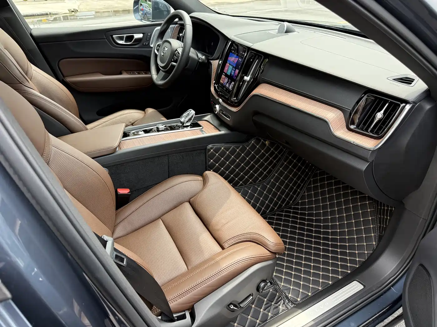 VOLVO XC60 PLUG IN HYBRID