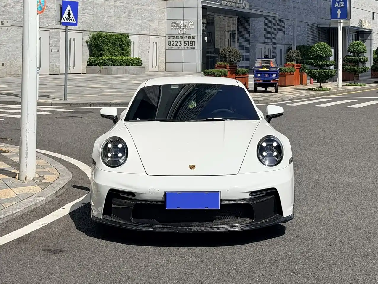 Photo 2 - Porsche 911
