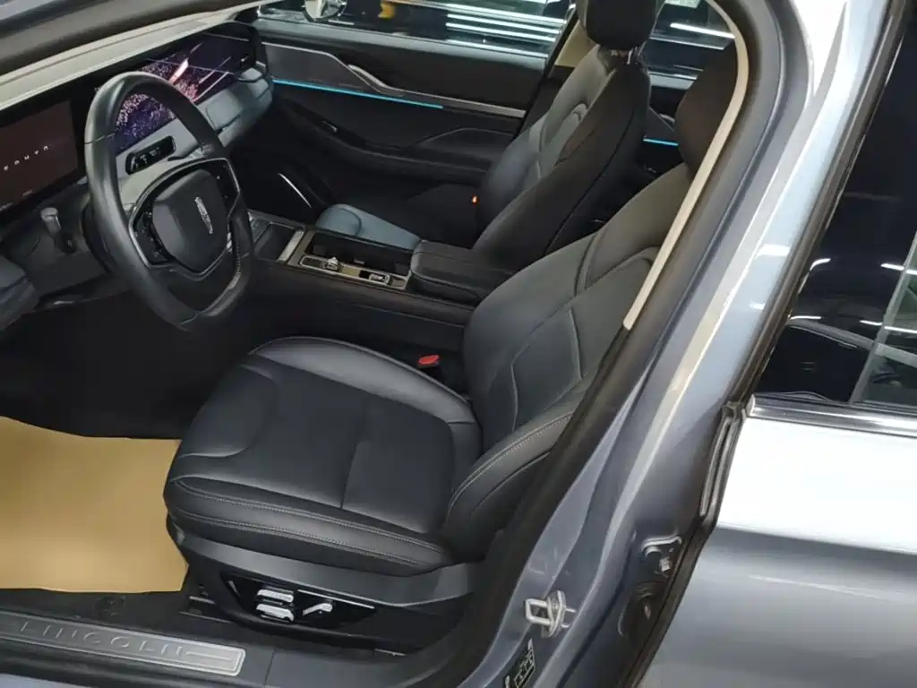 Lincoln Z 2025 2025 2.0T Premium Edition