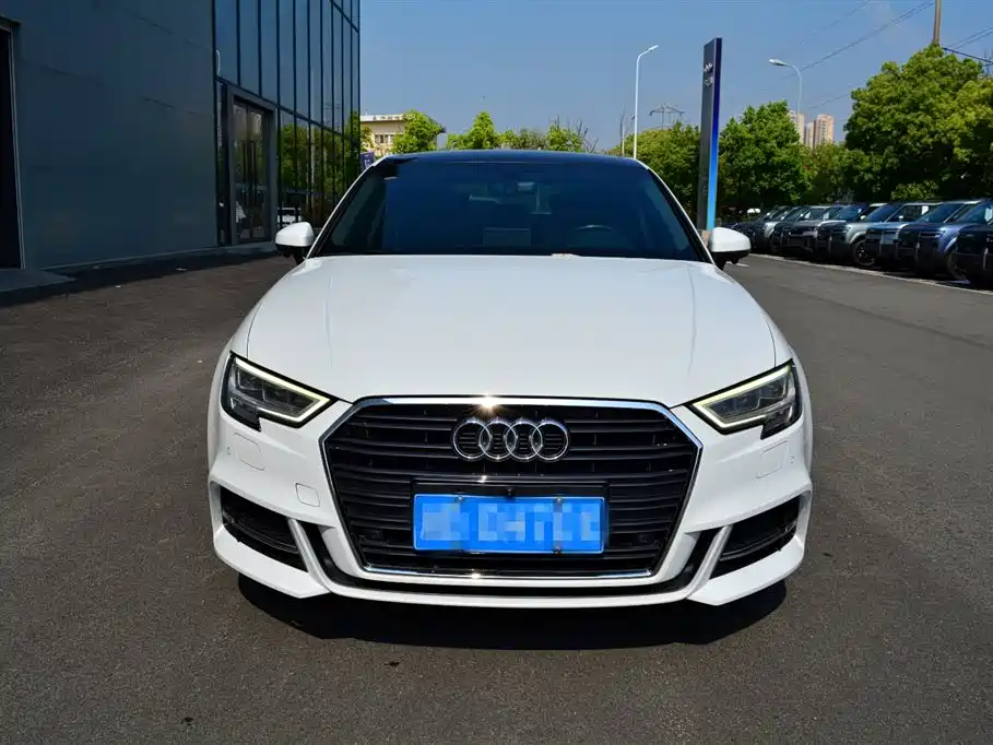 Audi A3 2019 Limousine 35 TFSI Fashion China V фото 2