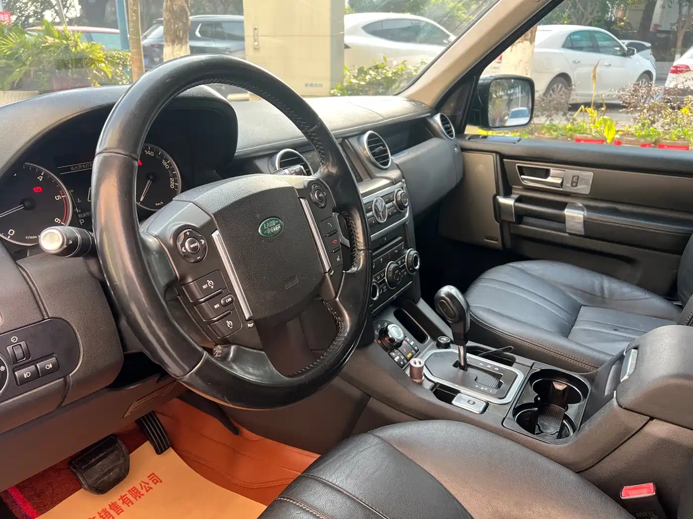 Фото 9 - Land Rover Discovery