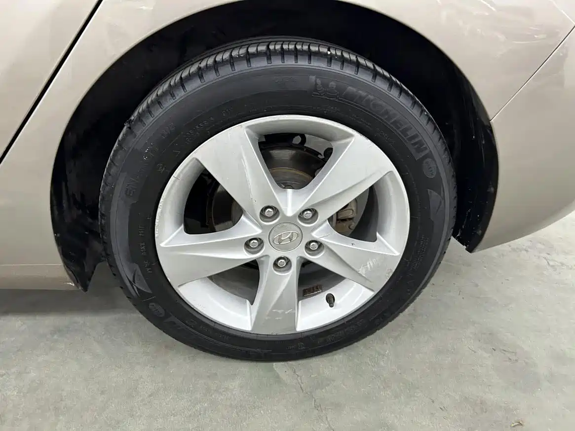 Hyundai Langdong 2013 2012 1.6L Manual Leading