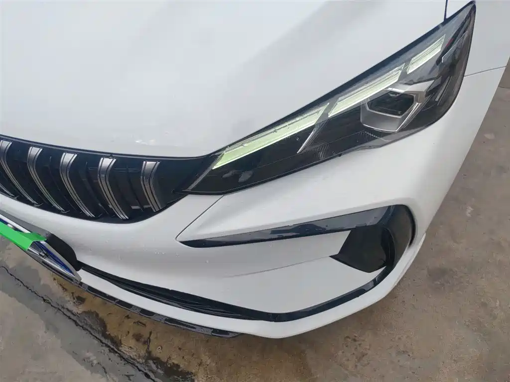 Фото 24 - Geely Binrui